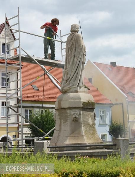 Renowacja pomnika Rolanda