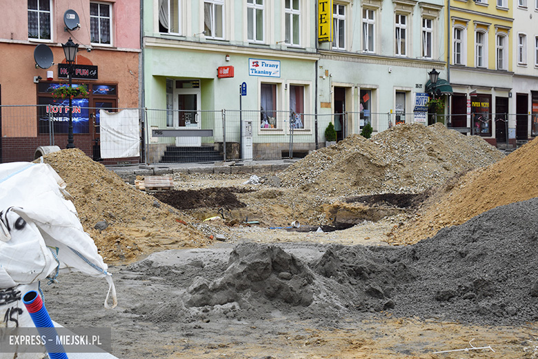Przebudowa średzkiego rynku trwa