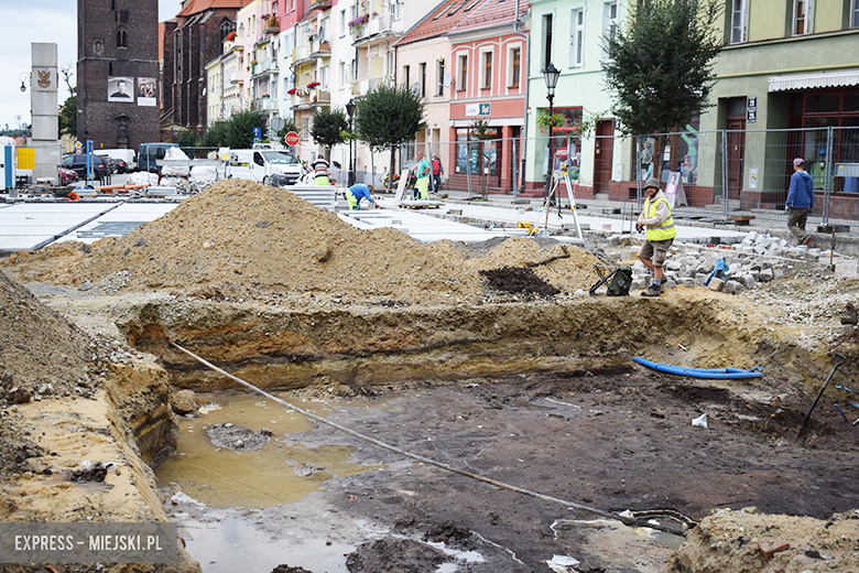 Przebudowa średzkiego rynku trwa