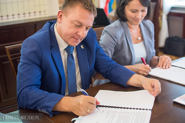 Podpisanie umowy na dostawę autobusów elektrycznych