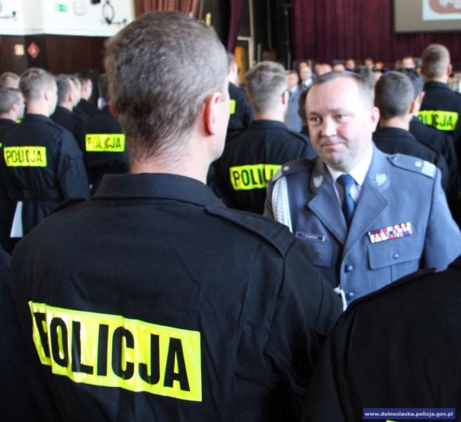 Ślubowanie nowo przyjętych policjantów