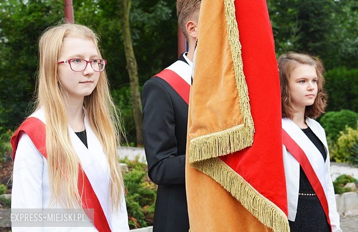 Rozpoczęcie roku szkolnego w szkole podstawowej