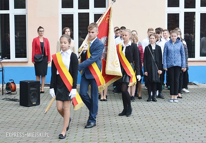 Rozpoczęcie roku szkolnego w szkole podstawowej