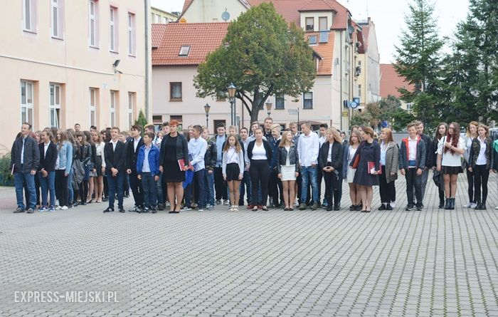 Rozpoczęcie roku szkolnego w szkole podstawowej