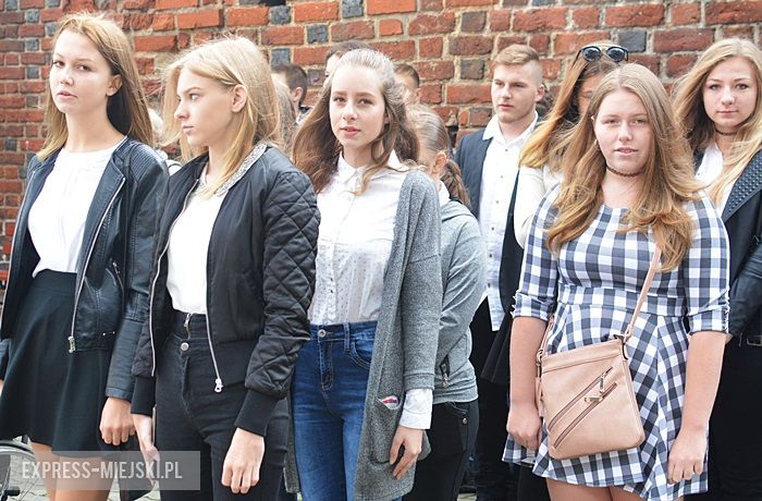 Rozpoczęcie roku szkolnego w szkole podstawowej