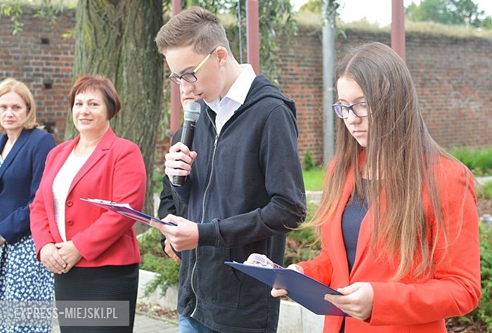 Rozpoczęcie roku szkolnego w szkole podstawowej