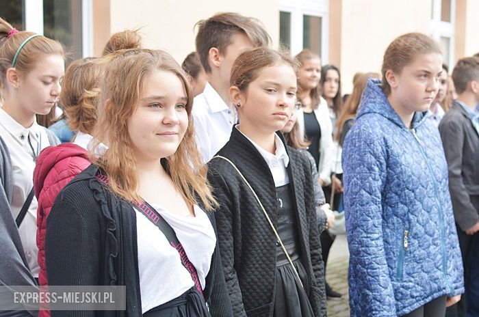 Rozpoczęcie roku szkolnego w szkole podstawowej