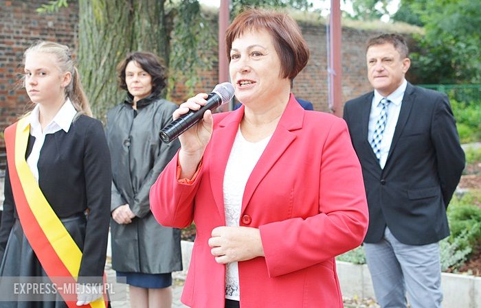 Rozpoczęcie roku szkolnego w szkole podstawowej