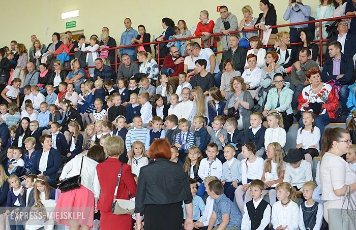 Rozpoczęcie roku szkolnego w szkole podstawowej w Środzie Śląskiej