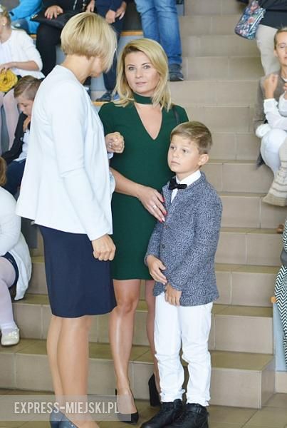 Rozpoczęcie roku szkolnego w szkole podstawowej w Środzie Śląskiej