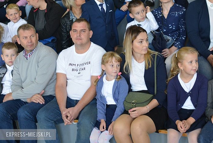 Rozpoczęcie roku szkolnego w szkole podstawowej w Środzie Śląskiej