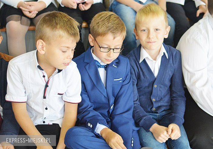 Rozpoczęcie roku szkolnego w szkole podstawowej w Środzie Śląskiej