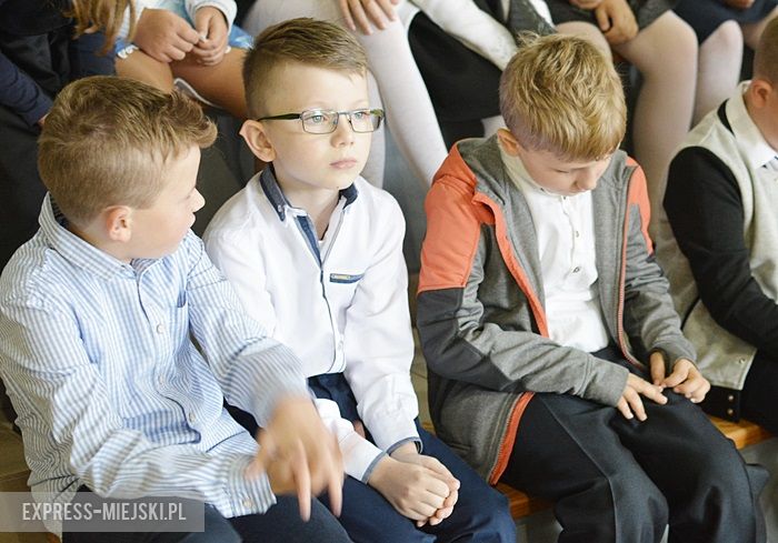 Rozpoczęcie roku szkolnego w szkole podstawowej w Środzie Śląskiej