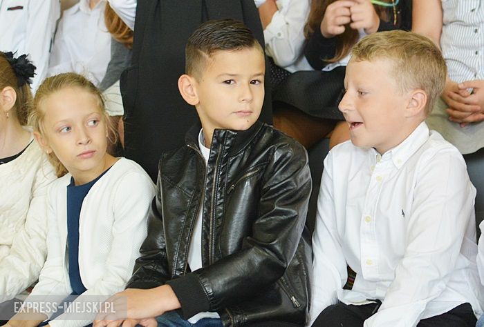 Rozpoczęcie roku szkolnego w szkole podstawowej w Środzie Śląskiej