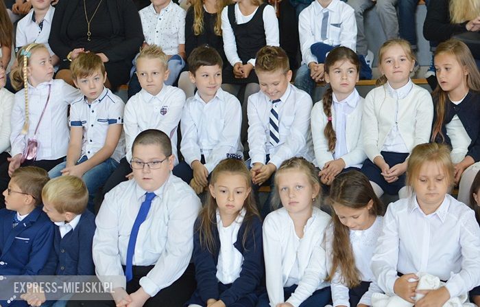 Rozpoczęcie roku szkolnego w szkole podstawowej w Środzie Śląskiej