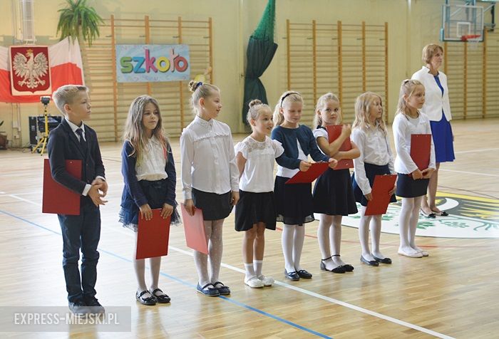 Rozpoczęcie roku szkolnego w szkole podstawowej w Środzie Śląskiej