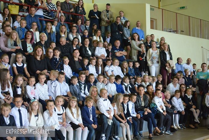 Rozpoczęcie roku szkolnego w szkole podstawowej w Środzie Śląskiej
