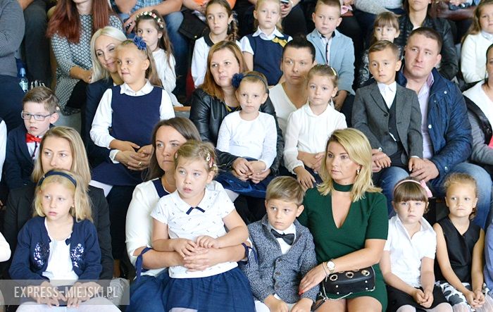 Rozpoczęcie roku szkolnego w szkole podstawowej w Środzie Śląskiej