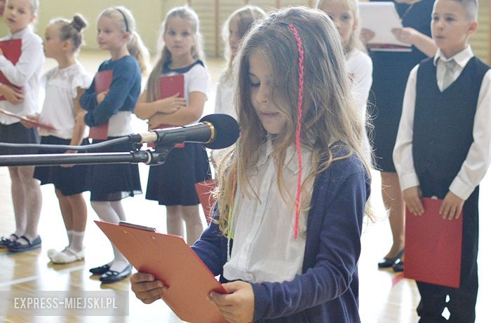 Rozpoczęcie roku szkolnego w szkole podstawowej w Środzie Śląskiej
