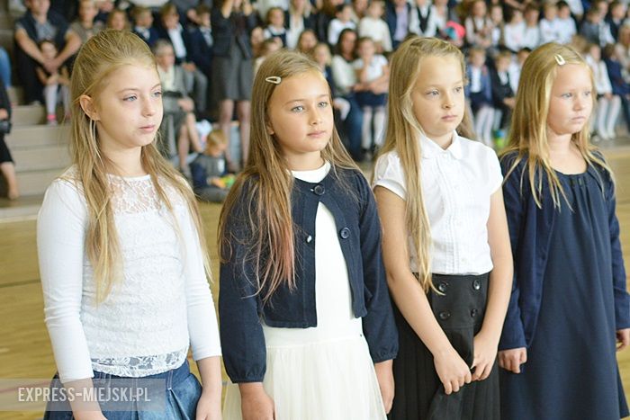 Rozpoczęcie roku szkolnego w szkole podstawowej w Środzie Śląskiej