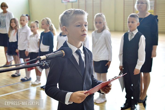 Rozpoczęcie roku szkolnego w szkole podstawowej w Środzie Śląskiej