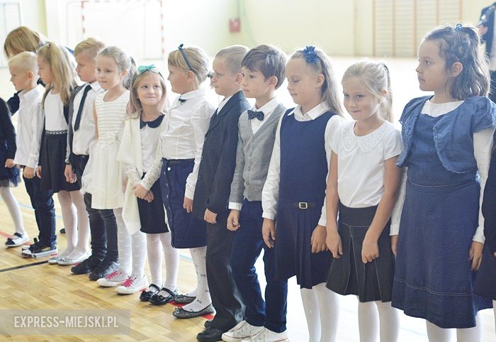 Rozpoczęcie roku szkolnego w szkole podstawowej w Środzie Śląskiej