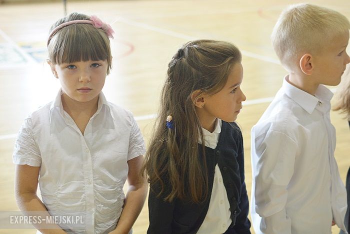 Rozpoczęcie roku szkolnego w szkole podstawowej w Środzie Śląskiej