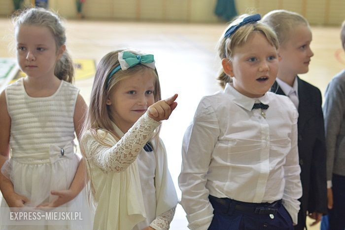Rozpoczęcie roku szkolnego w szkole podstawowej w Środzie Śląskiej