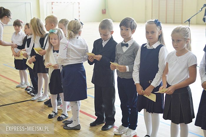 Rozpoczęcie roku szkolnego w szkole podstawowej w Środzie Śląskiej