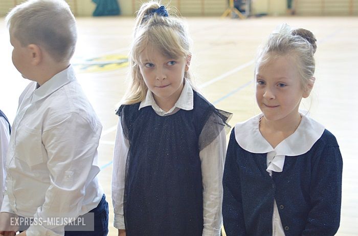 Rozpoczęcie roku szkolnego w szkole podstawowej w Środzie Śląskiej