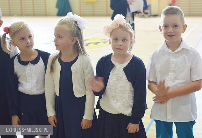 Rozpoczęcie roku szkolnego w szkole podstawowej w Środzie Śląskiej