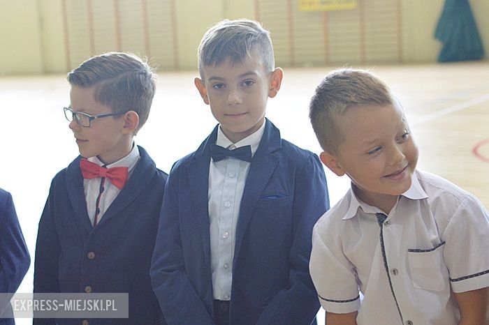 Rozpoczęcie roku szkolnego w szkole podstawowej w Środzie Śląskiej