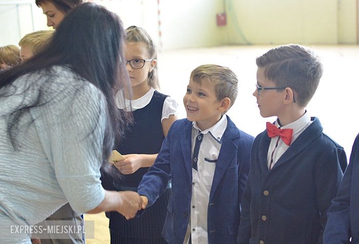 Rozpoczęcie roku szkolnego w szkole podstawowej w Środzie Śląskiej