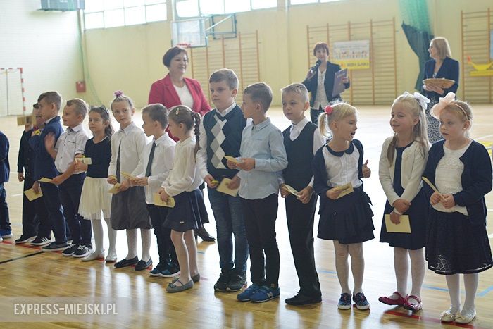 Rozpoczęcie roku szkolnego w szkole podstawowej w Środzie Śląskiej