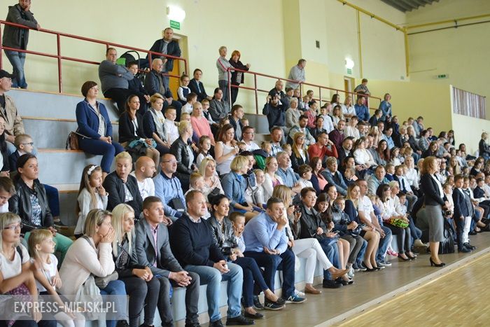 Rozpoczęcie roku szkolnego w szkole podstawowej w Środzie Śląskiej