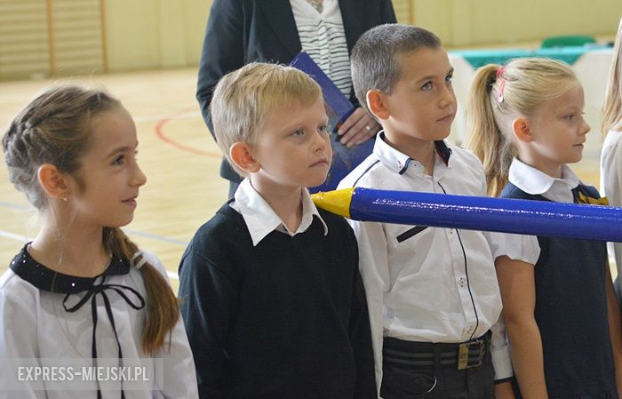 Rozpoczęcie roku szkolnego w szkole podstawowej w Środzie Śląskiej