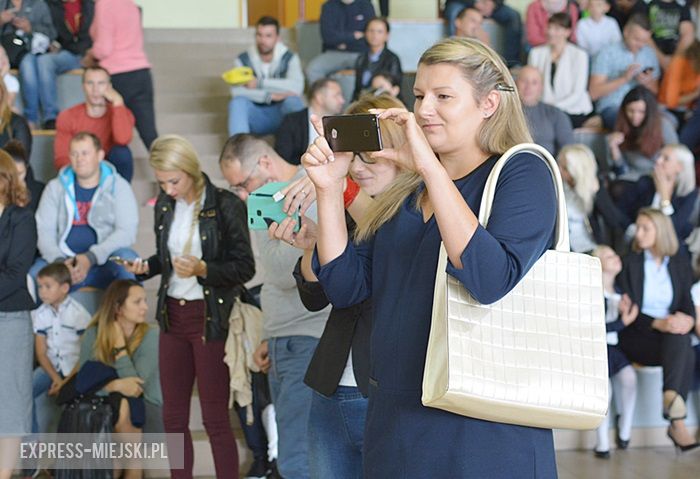 Rozpoczęcie roku szkolnego w szkole podstawowej w Środzie Śląskiej