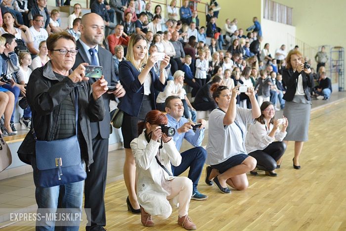Rozpoczęcie roku szkolnego w szkole podstawowej w Środzie Śląskiej