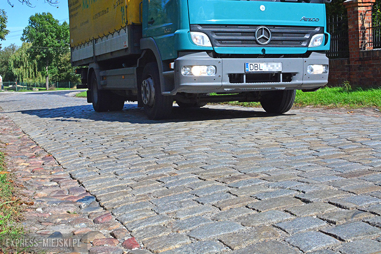 Część mieszkańców Chełma (gm. Malczyce) od lat walczy o przebudowę fragmentu drogi wojewodzkiej prze