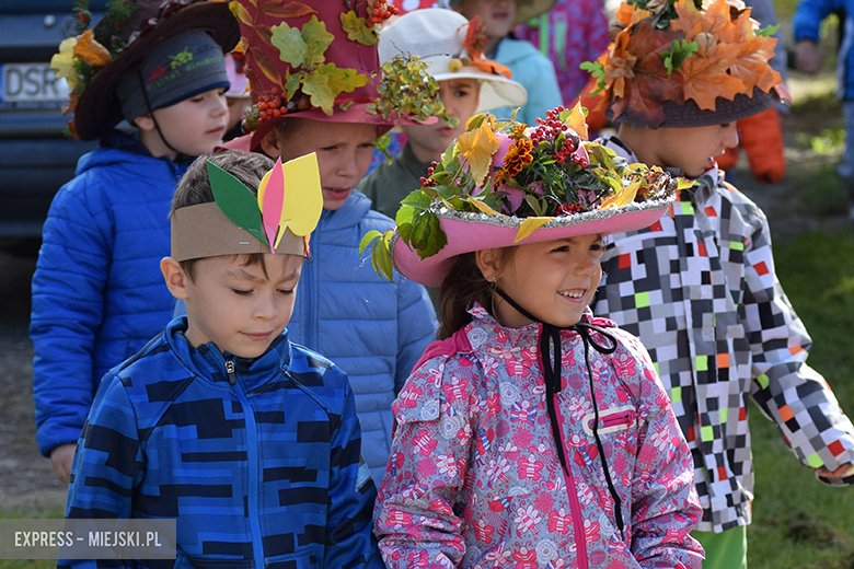 Dzieci witają jesień