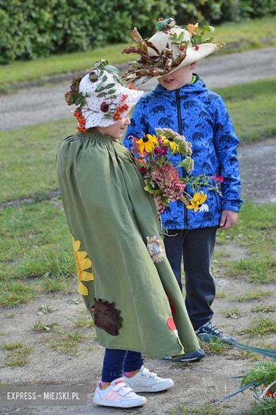 Dzieci witają jesień