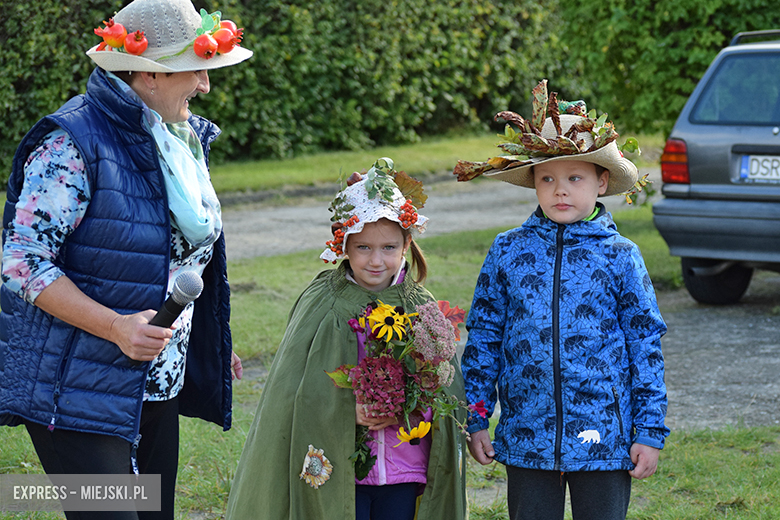 Dzieci witają jesień