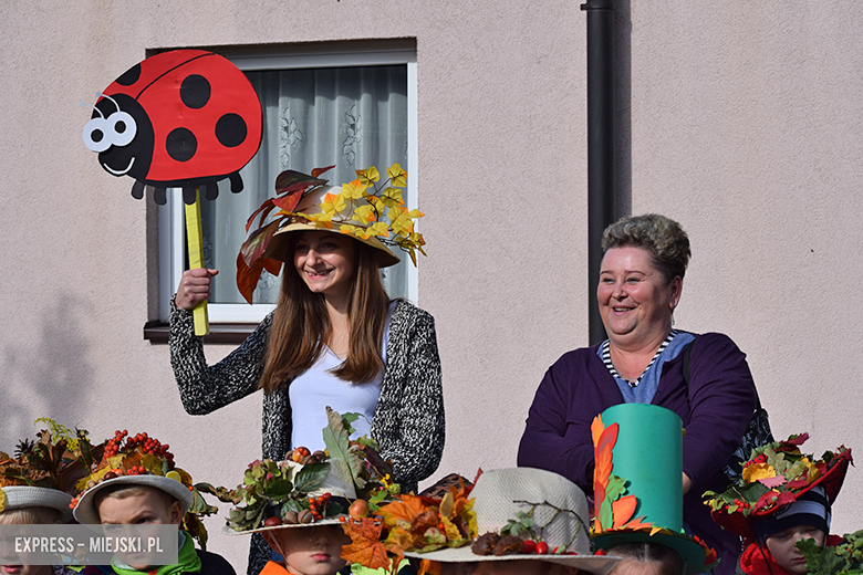 Dzieci witają jesień