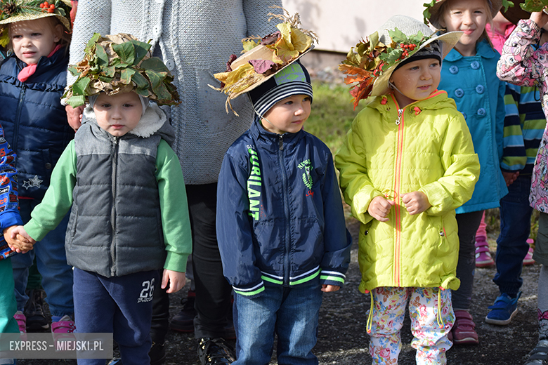 Dzieci witają jesień