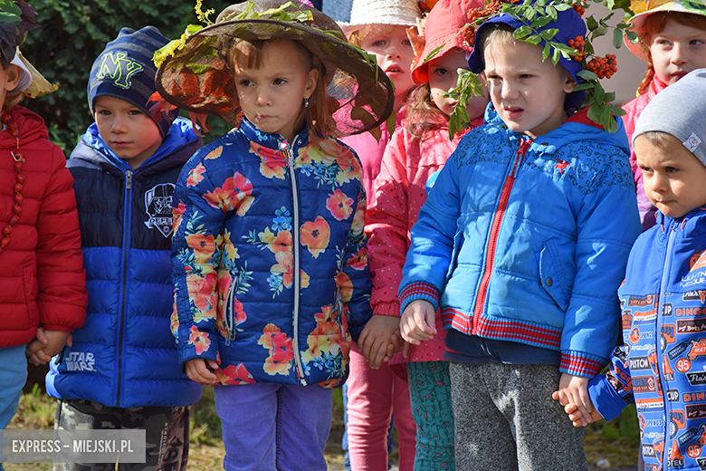 Dzieci witają jesień