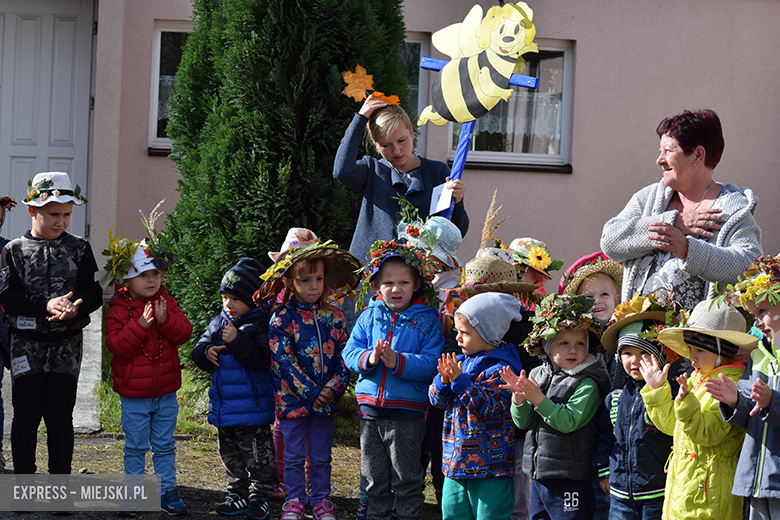 Dzieci witają jesień