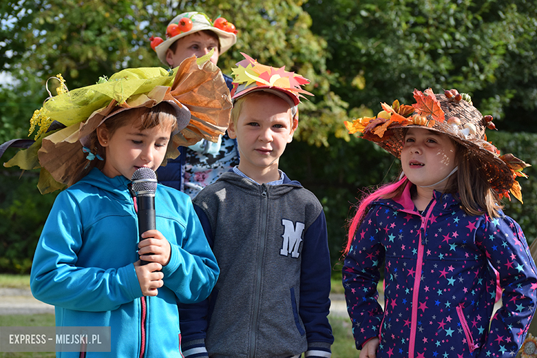 Dzieci witają jesień
