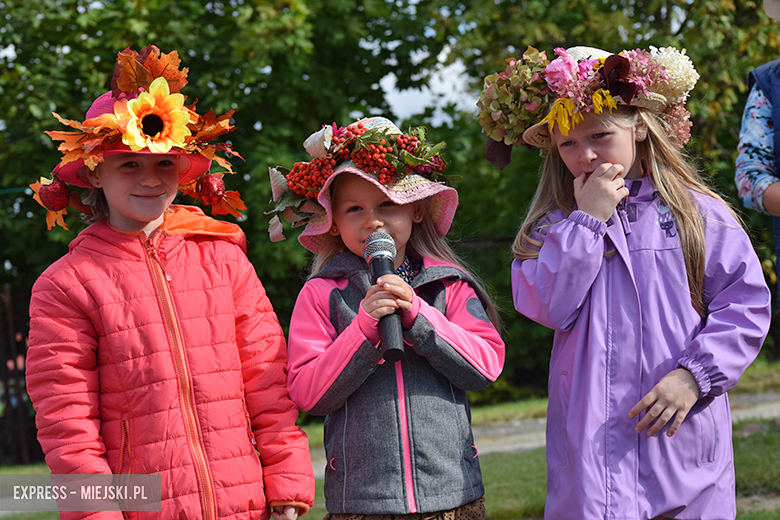 Dzieci witają jesień