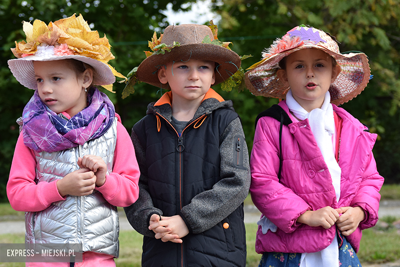 Dzieci witają jesień