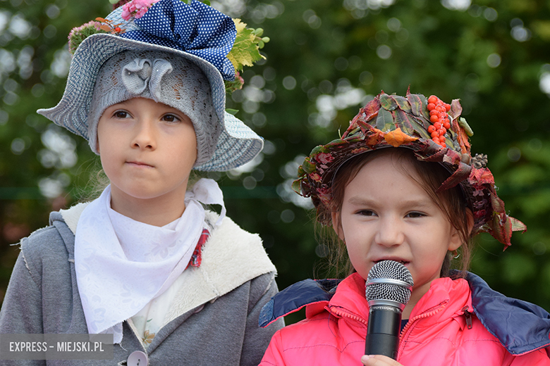 Dzieci witają jesień